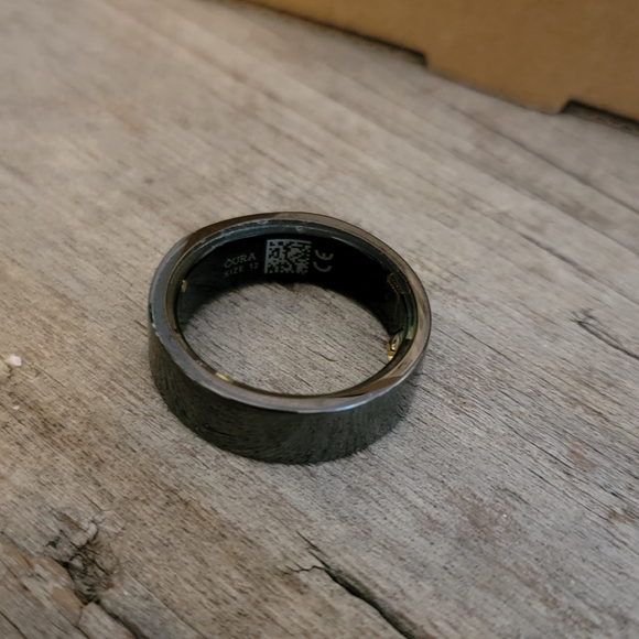 Oura Ring - Picture 3 of 4